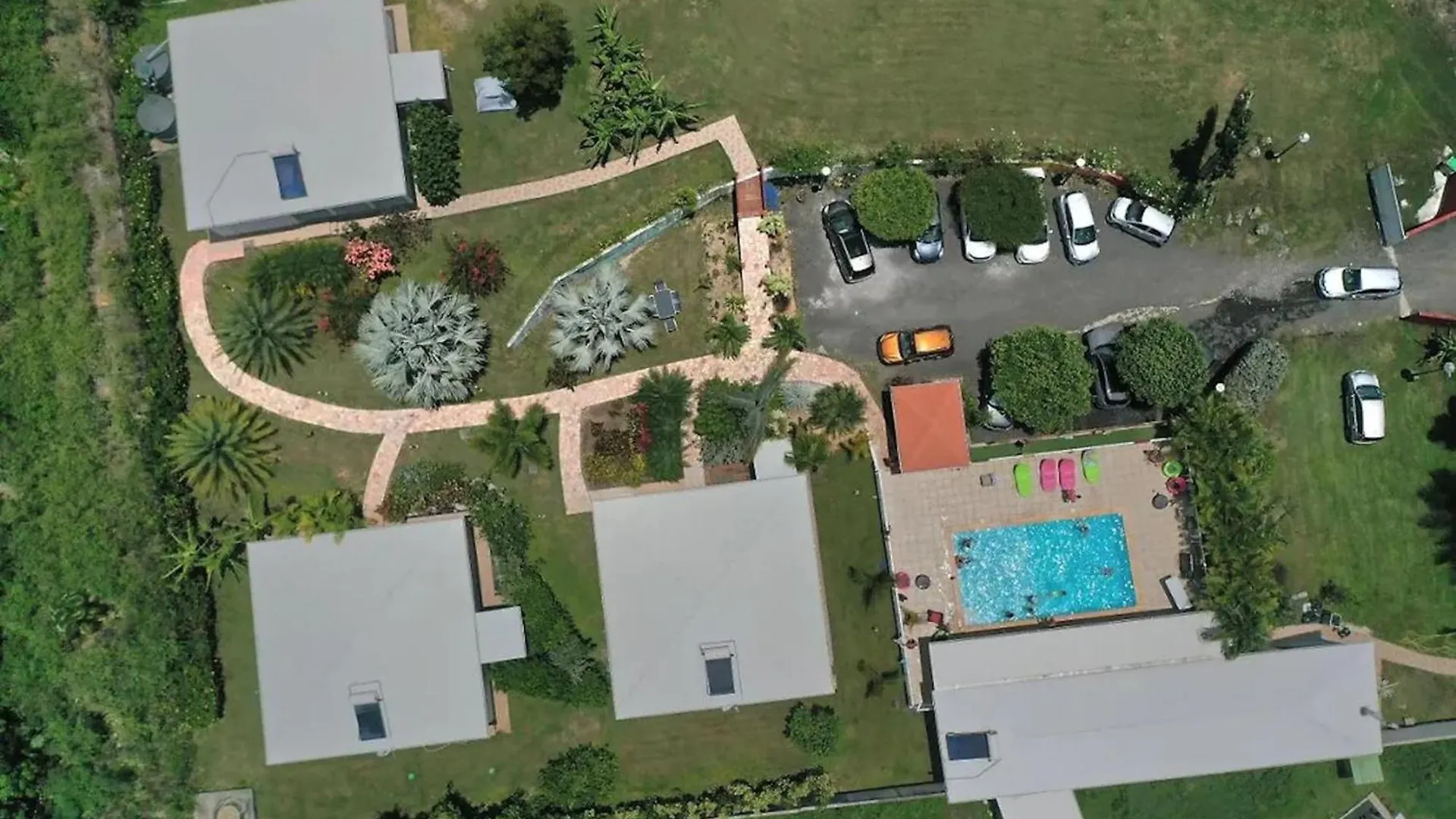 Maison Lumineuse Avec Piscine Au Moule Le Moule 0*,