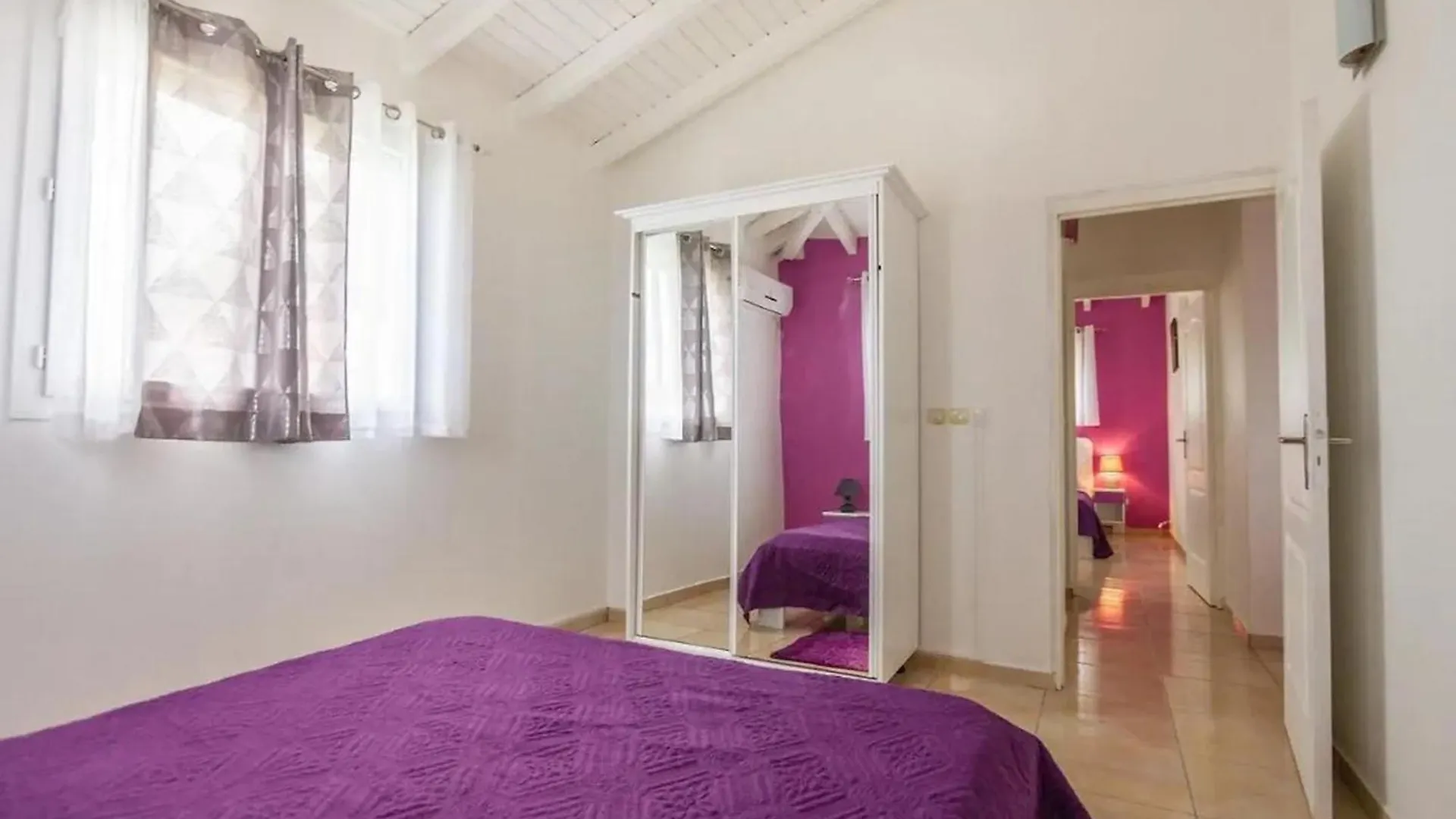 Maison Lumineuse Avec Piscine Au Moule Le Moule 0*,  Guadeloupe